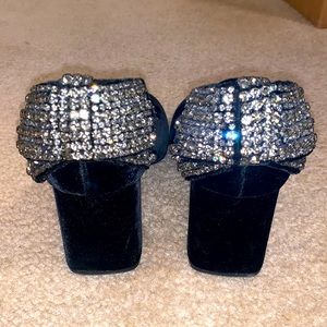 TORY BURCH BLACK VELVET BLING BOW HEELS IN SIZE 9.5- these are life changing!💎
